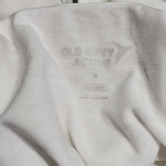 Old Navy Active Cool Dry Top with Side Slits - Picture 7 of 7